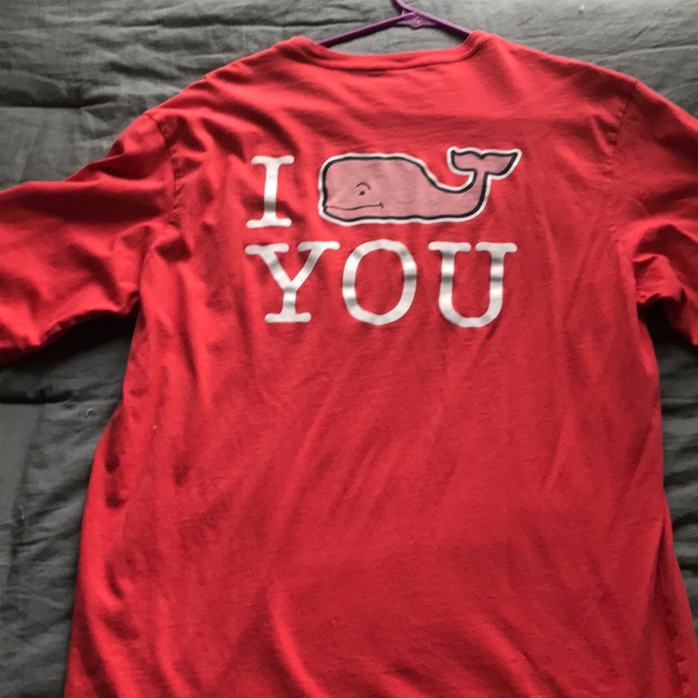 Vineyard Vines Valentine’s day long sleeve tee!!